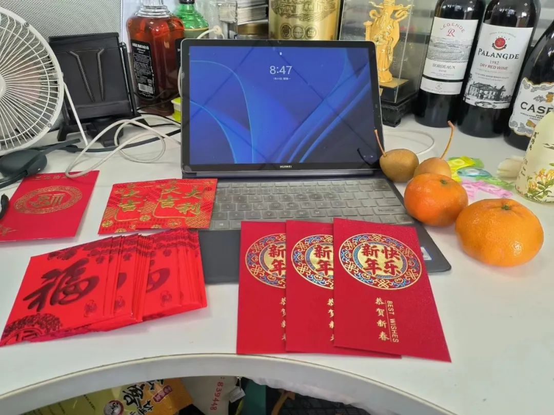 浩寶開工派利是紅包啦