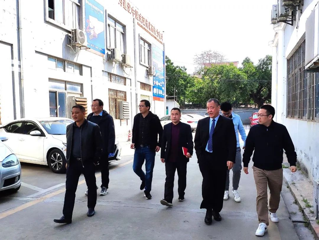 華中科技大學(xué)吳懿平教授等到訪浩寶