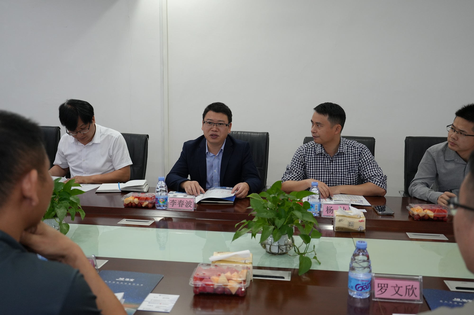 深圳技術(shù)大學(xué)中德智能制造學(xué)院書記李春波教授等與浩寶交流