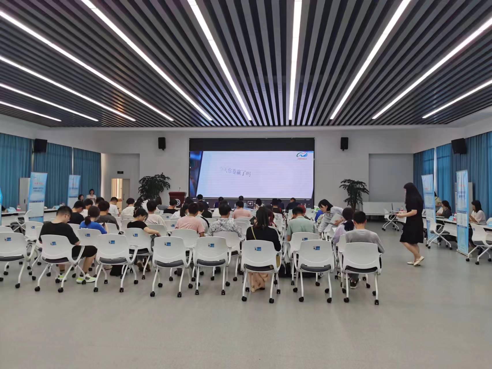 浩寶參加中南大學招聘雙選會現(xiàn)場